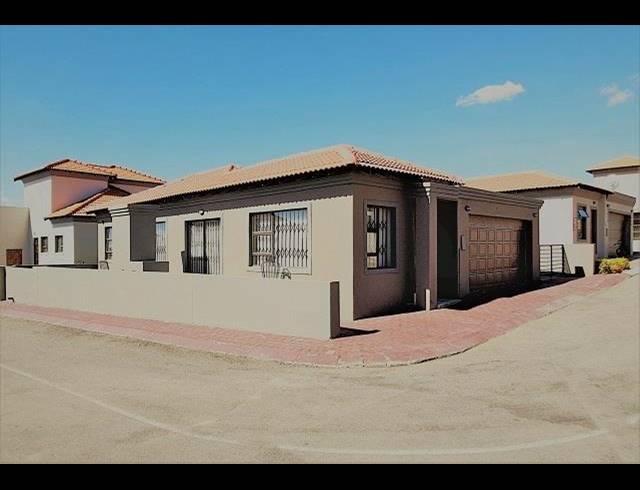 3 BEDROOM CLUSTER FOR SALE IN NOORDWYK